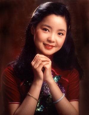 邓丽君雕塑：碑雕艺术的独特展现