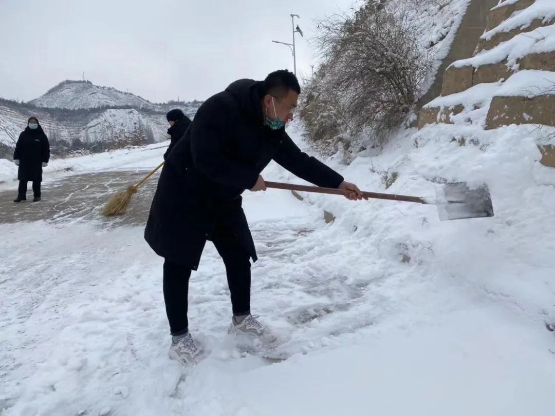 新春佳节的温暖守护 | 356体育在线以行动书写责任，拾金不昧照亮人心