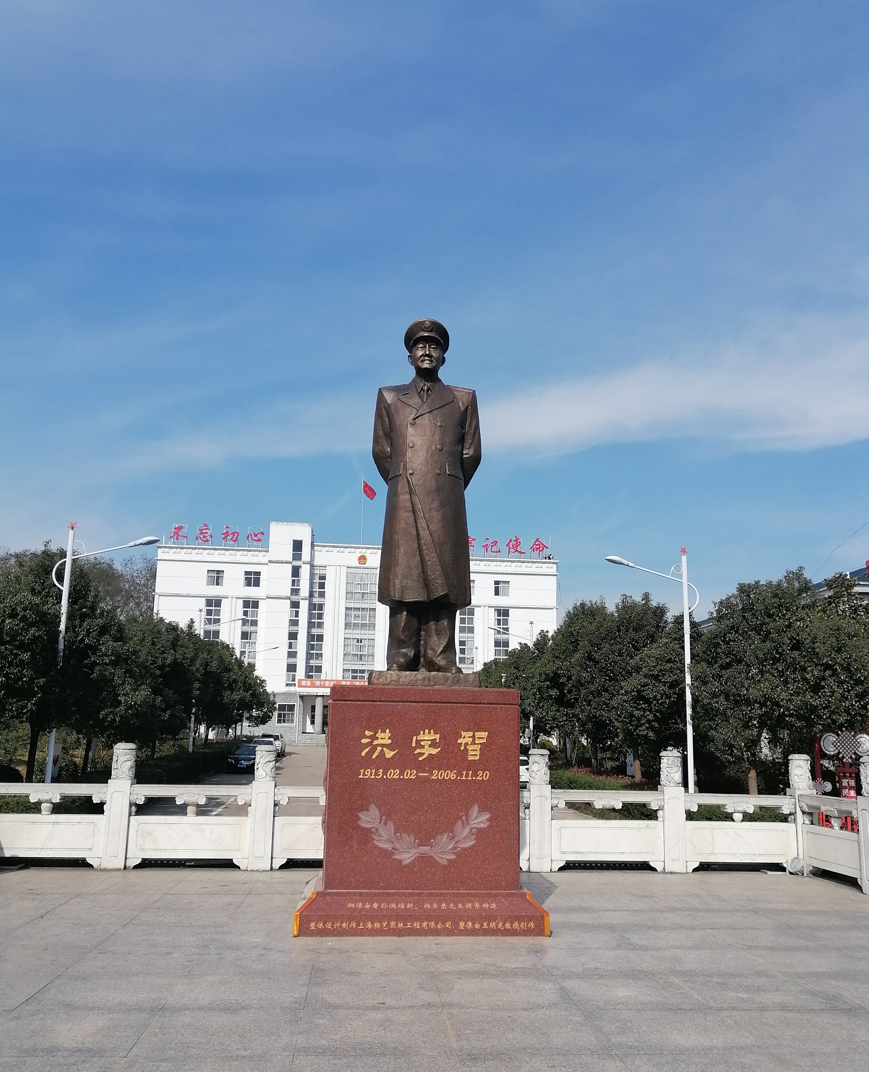 墓园铜韵，不朽的人文记忆